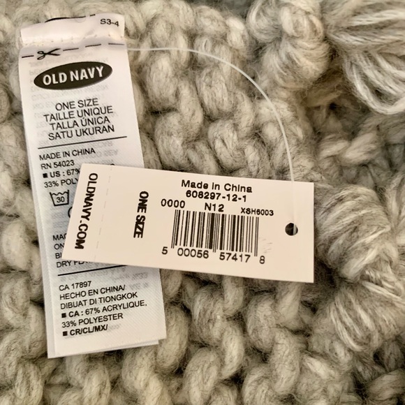 NWT Old Navy Gray Knit Scarf Wrap - Picture 3 of 3